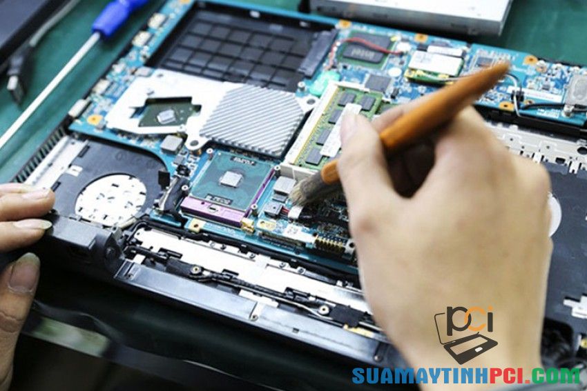 Hướng dẫn tự Vệ sinh Laptop tại nhà đúng cách, sạch bóng