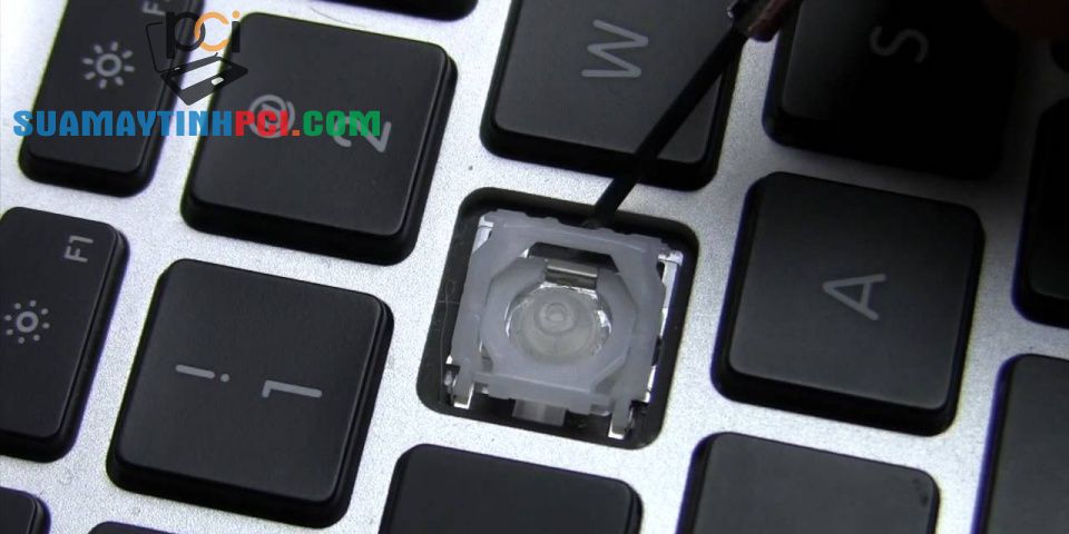Hướng dẫn cách vệ sinh bàn phím laptop chuẩn nhất - Fptshop.com.vn
