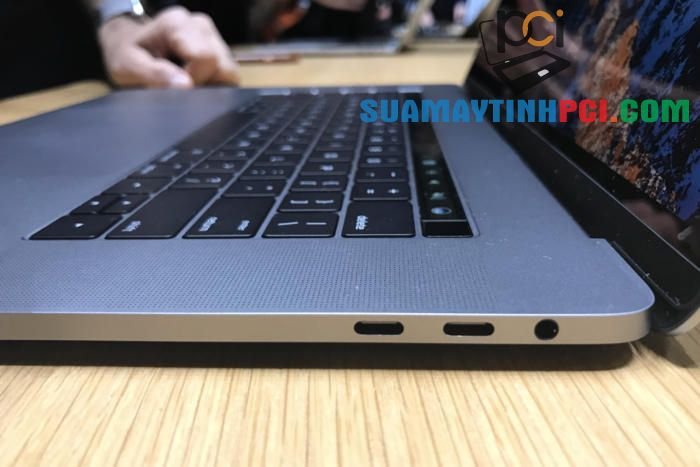 No, the MacBook Pro's Touch Bar isn't a precursor to a touchscreen Mac |  Macworld