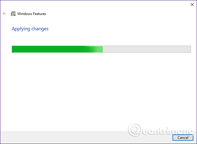 Đợi Windows 10 kích hoạt Windows Sandbox