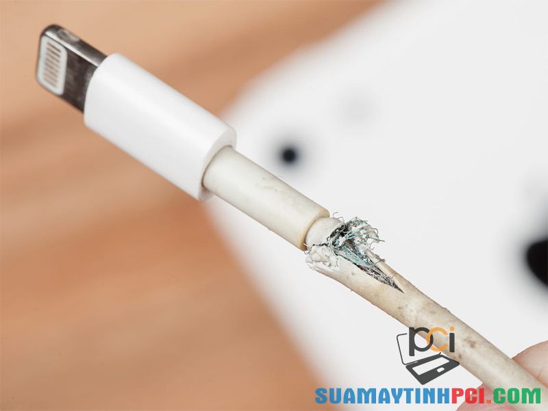 iPad thông báo, hiển thị đang không sạc - Nguyên nhân & cách khắc phục - Tin Công Nghệ 4 iPad thông báo, hiển thị đang không sạc - Nguyên nhân & cách khắc phục - Tin Công Nghệ