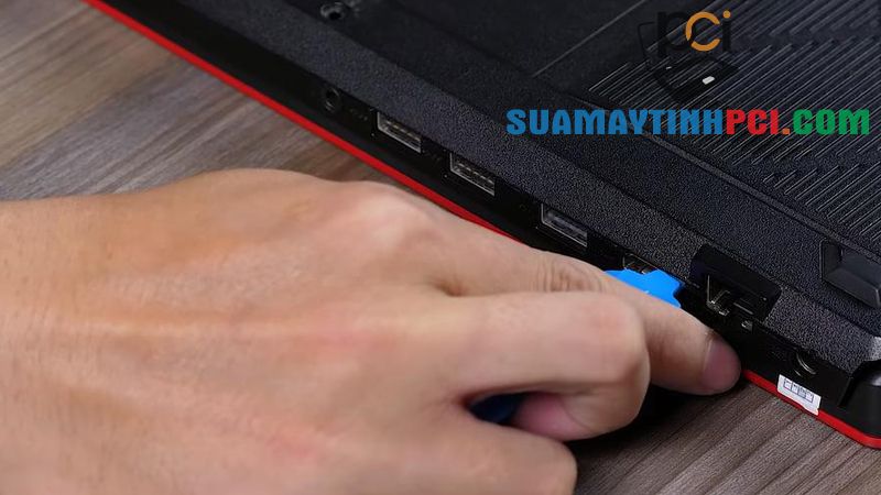 Hướng dẫn tháo lắp, thay ổ cứng SSD cho laptop tại nhà thành công - Tin Công Nghệ