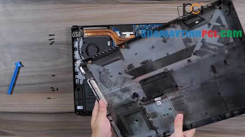 Hướng dẫn tháo lắp, thay ổ cứng SSD cho laptop tại nhà thành công - Tin Công Nghệ
