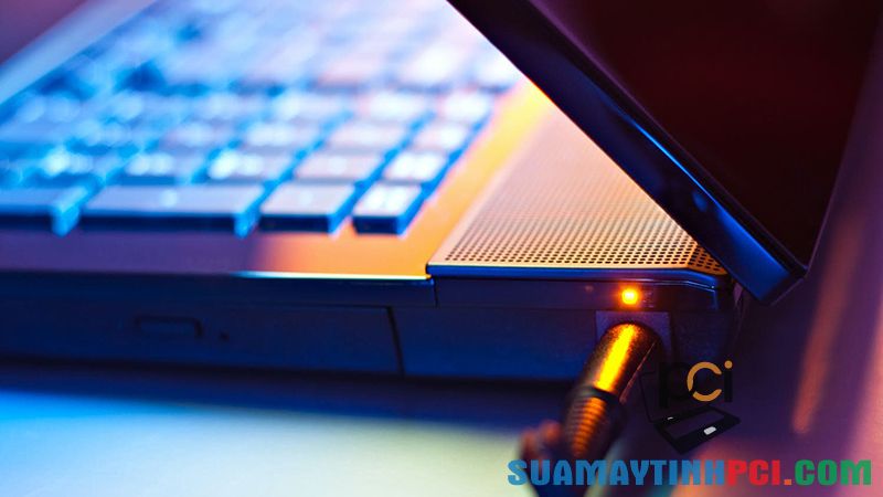 10 mẹo sạc pin laptop đúng cách tăng tuổi thọ cho pin mà bạn nên biết - Tin Công Nghệ