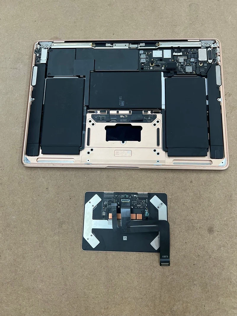 Dịch Vụ Sửa Chữa Macbook Dính Nước - Vào Nước - Không Lên Tại Công Ty PCI