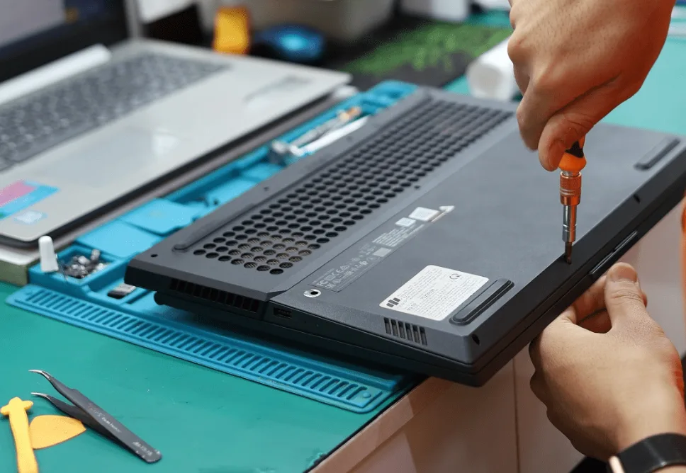 Địa Chỉ Sửa Laptop Bị Sọc Màn Hình Quận 12 Giá Rẻ