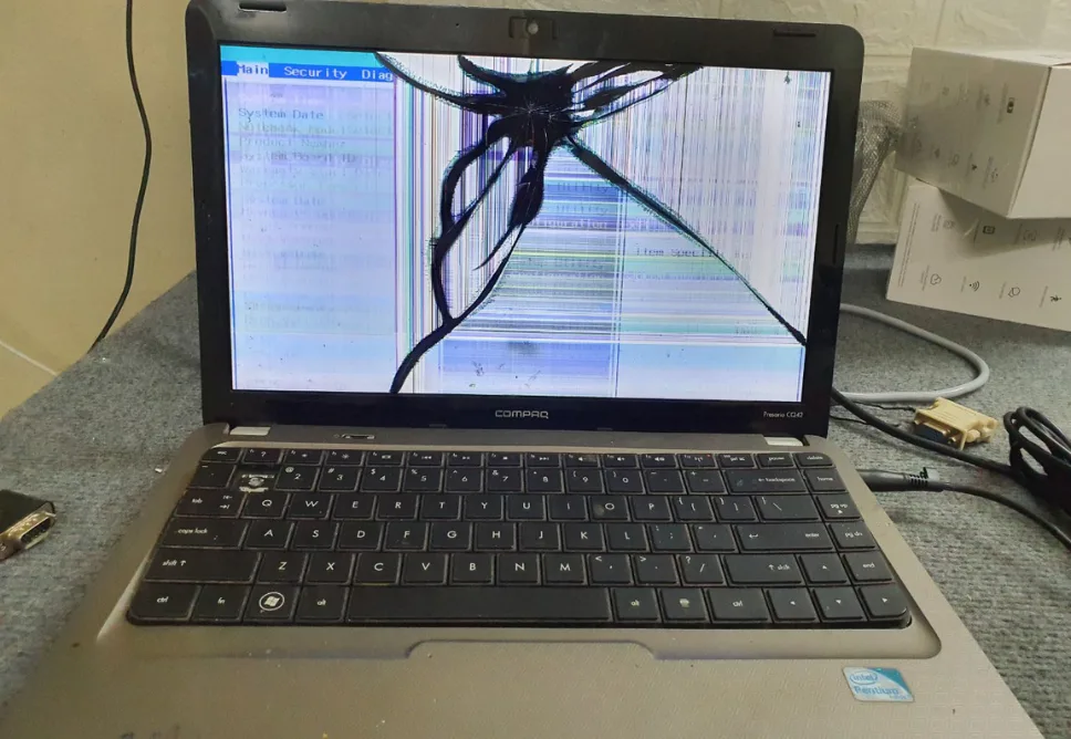 Địa Chỉ Sửa Laptop Bị Vỡ Màn Hình Quận 12 Giá Rẻ