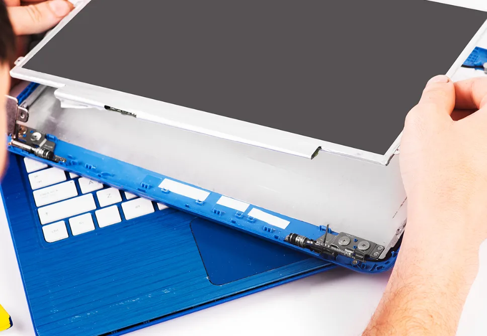 Sửa Laptop Vỡ Màn Hình – Thay Màn Hình Chính Hãng Tại TPHCM