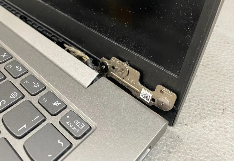 Thay Bản Lề Laptop Uy Tín Tận Nhà Tại Quận 10