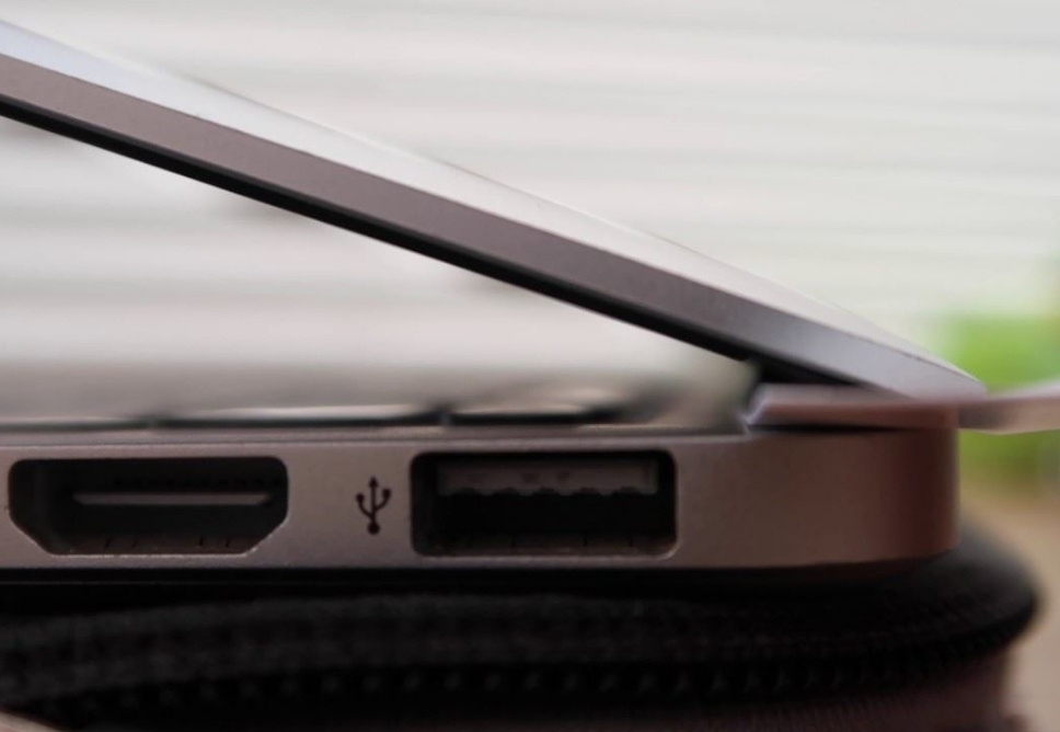 Thay Bản Lề Macbook Quận Tân Bình Chính Hãng