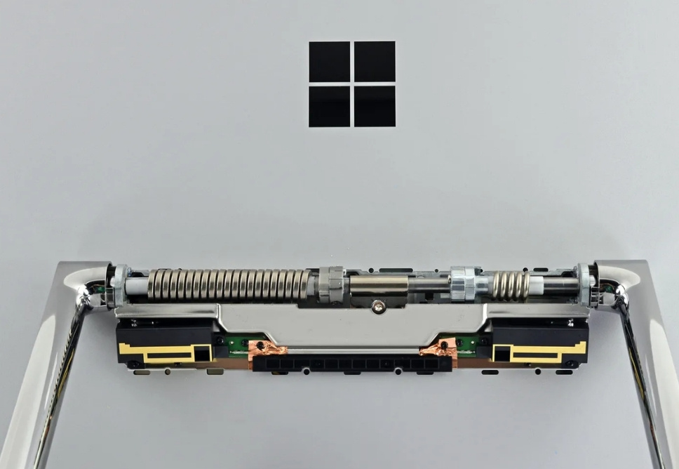 Thay Bản Lề Surface Quận Phú Nhuận Uy Tín