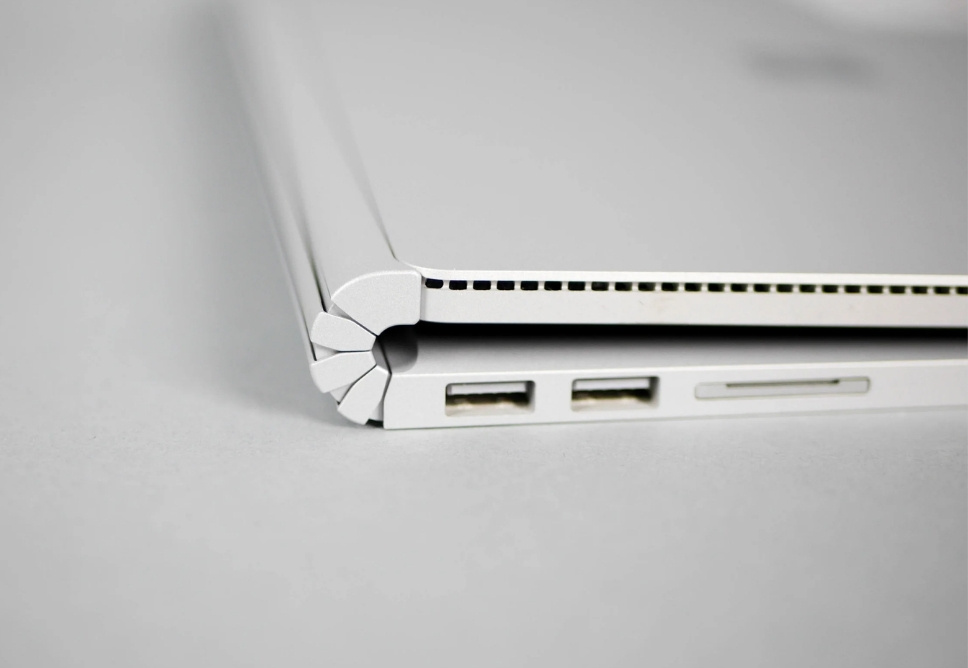 Thay Bản Lề Surface Quận Thủ Đức Uy Tín