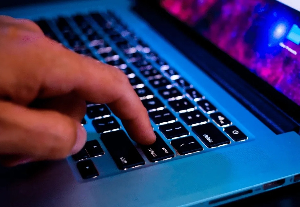 Thay Bàn Phím Laptop Uy Tín Ở Quận 10