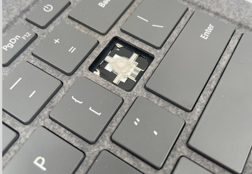 Thay Bàn Phím Surface Quận Thủ Đức Lấy Ngay