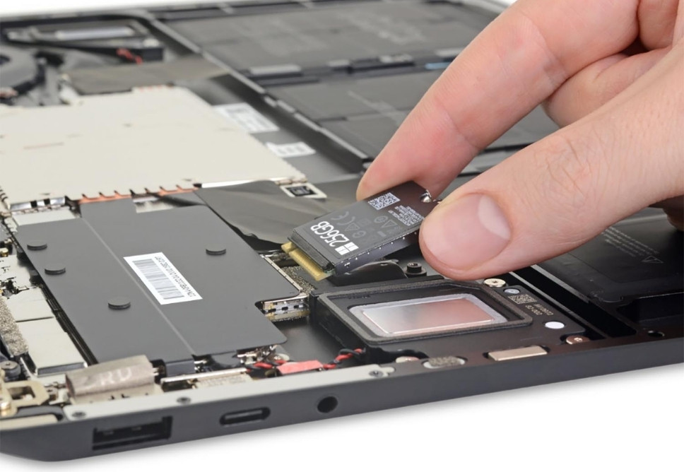 Thay Ổ Cứng Laptop Uy Tín Tận Nhà Ở Quận 10