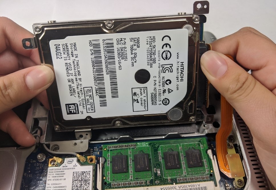 Thay Ổ Cứng Laptop Uy Tín Tận Nhà Ở Quận 10