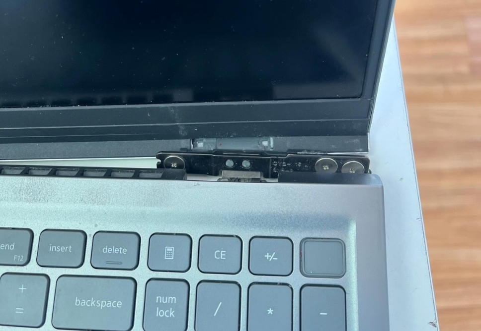 Thay Vỏ Laptop Chính Hãng Giá Rẻ Tại Quận 7