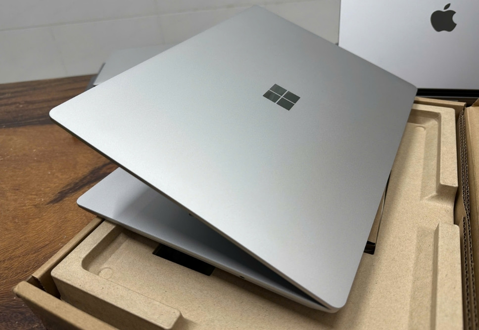 Thay Vỏ Surface Quận Phú Nhuận Tận Nhà