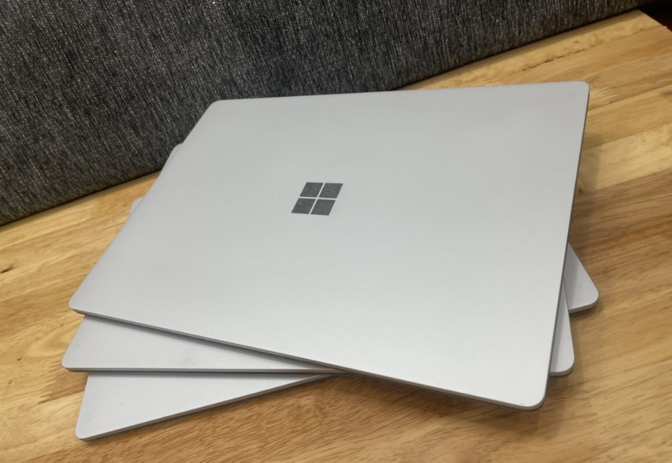 Thay Vỏ Surface Quận Tân Bình Tận Nơi