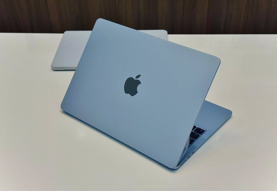 Thay Bản Lề Macbook Quận 10 Uy Tín