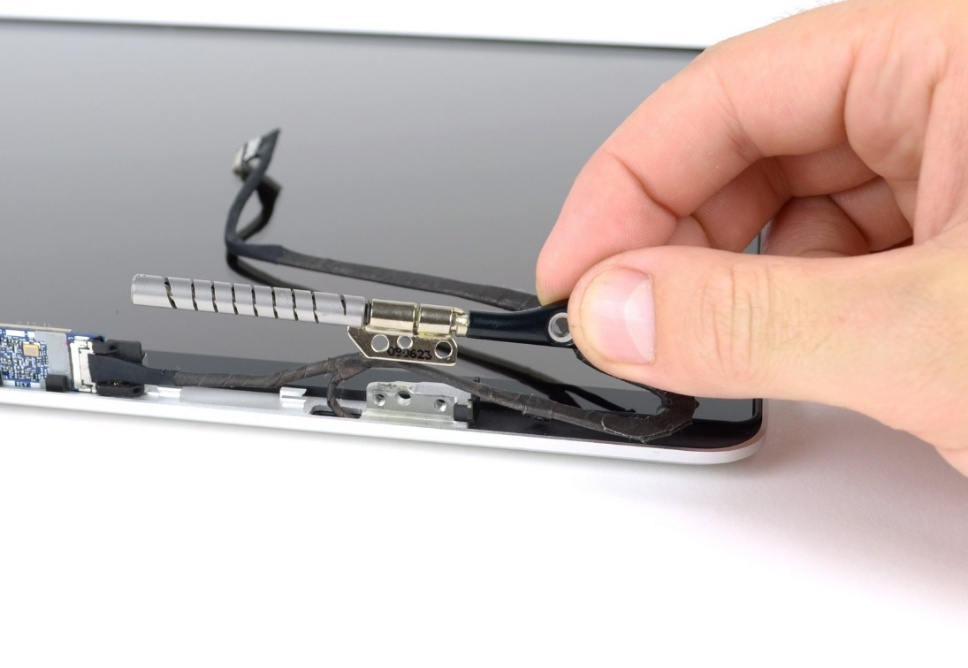 Thay Bản Lề Surface Giá Rẻ Ở TPHCM