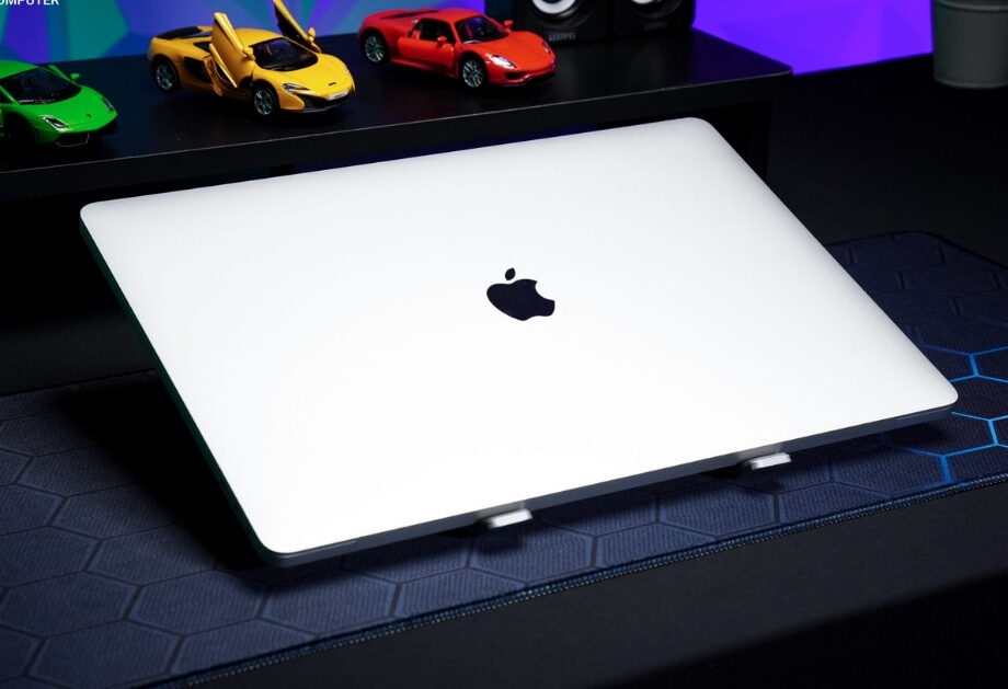 Thay Vỏ Macbook Quận Tân Phú Chính Hãng