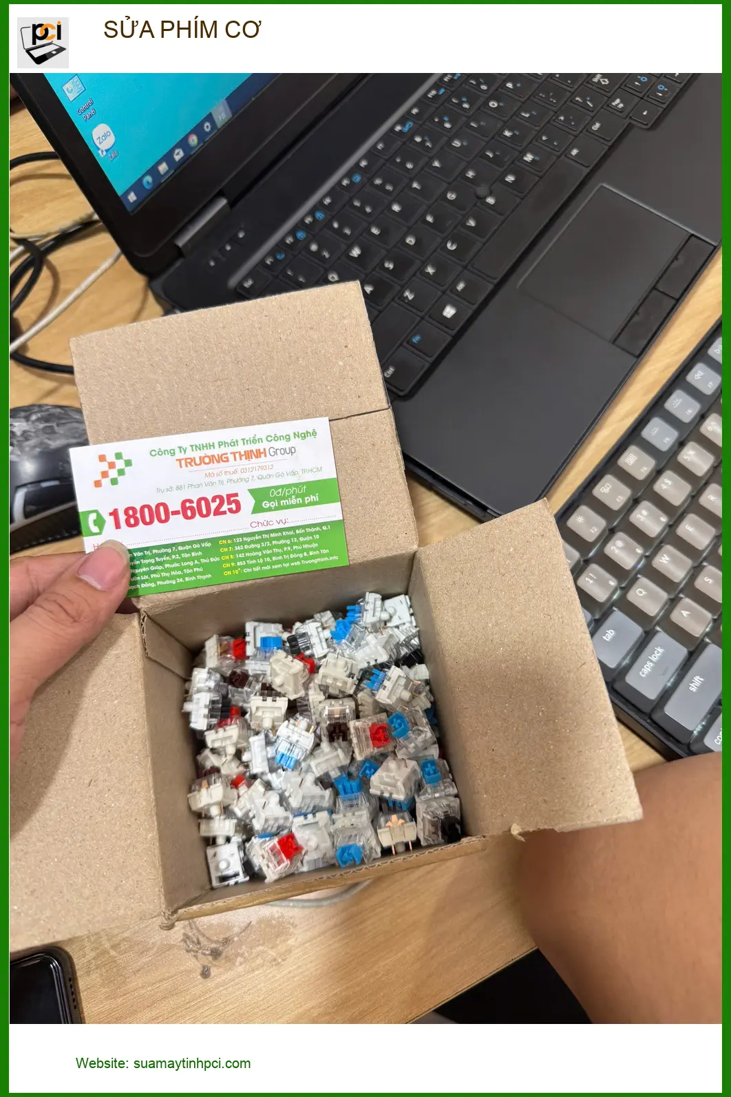 Anh Phước tìm cách cứu bàn phím bị đổ nước - Tiệm sửa phím cơ Quận Tân Bình uy tín ảnh thực tế 1