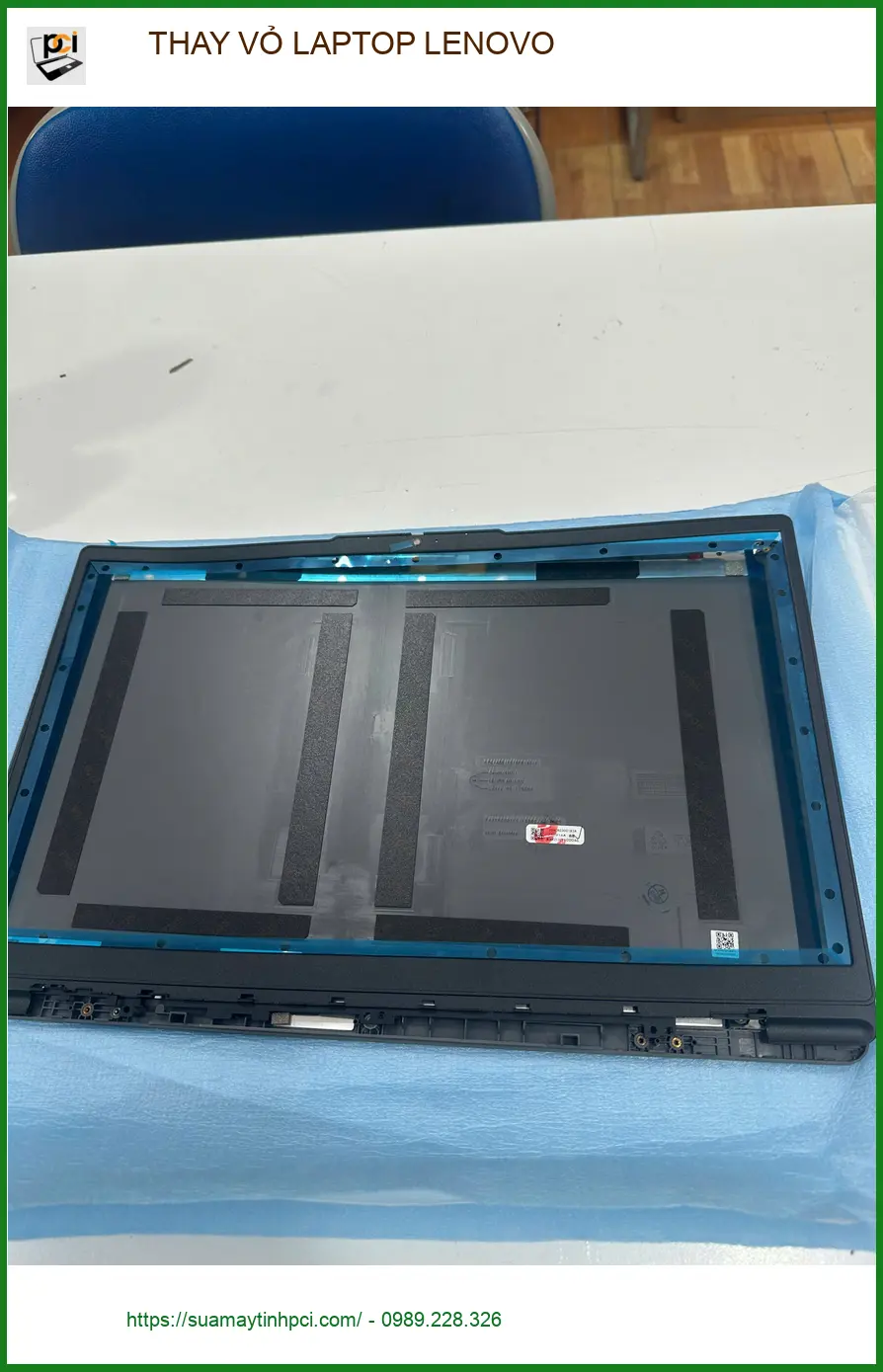 Trung tâm Thay vỏ laptop Lenovo Quận Gò Vấp lấy ngay – Chị Thanh kiến trúc sư lo lắng vỏ cũ.