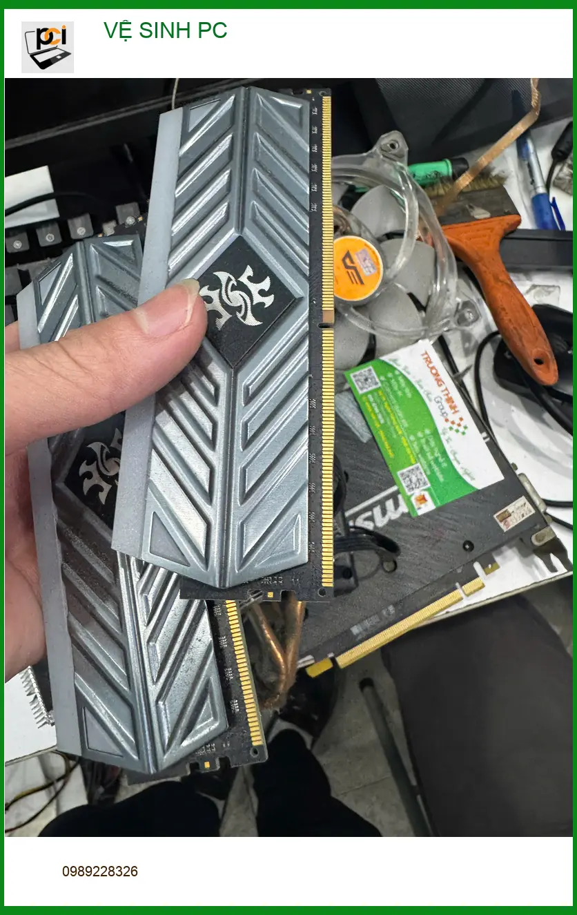 Anh Quang phát hiện PC đầy bụi bẩn – Dịch vụ vệ sinh PC Quận 10 uy tín