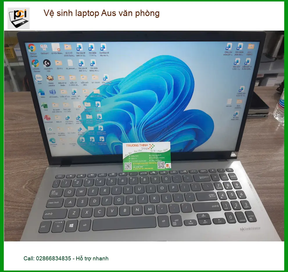 Chị Diễm nhân viên văn phòng Quận Tân Bình cần vệ sinh laptop Aus ảnh thực tế 1